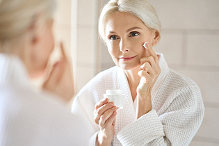 The 3 Key Signs Your Face is Showing Signs of Aging - and How to Support a Youthful Appearance